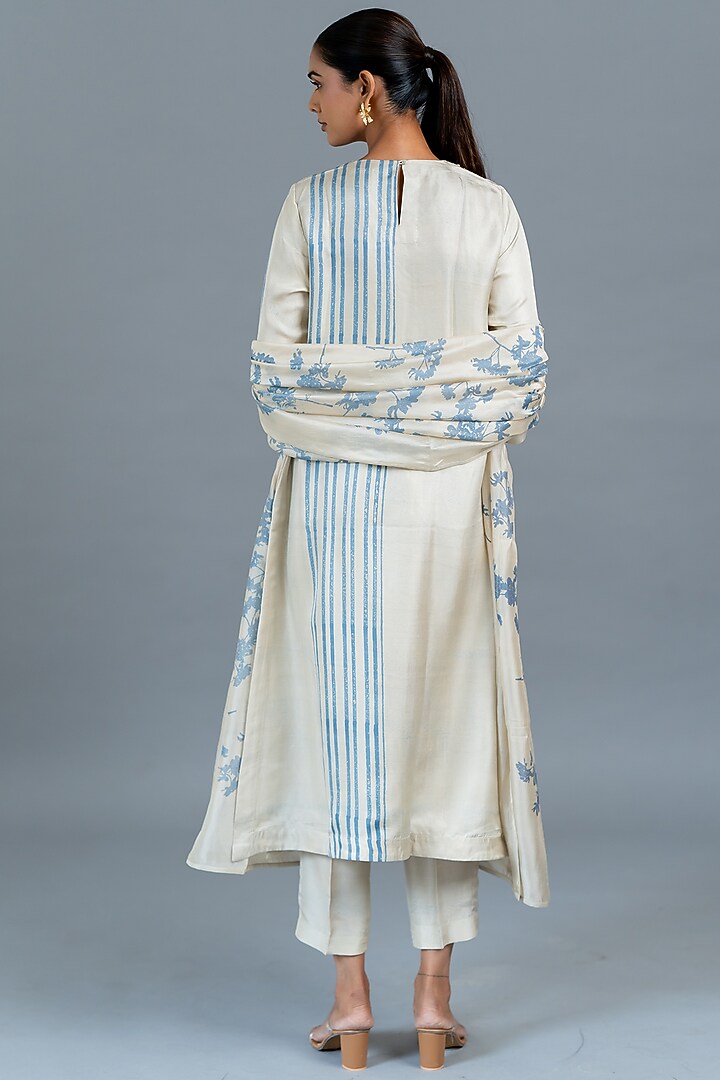 Ivory Dupion Silk Kurta Set by Avni Bhuva at Pernia's Pop Up Shop