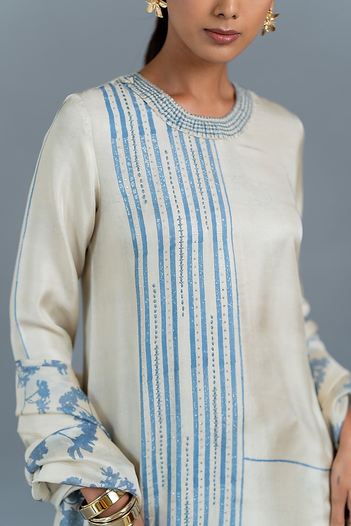 Ivory Dupion Silk Kurta Set by Avni Bhuva at Pernia's Pop Up Shop