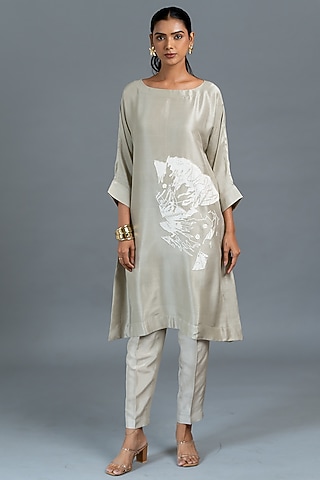 Ivory Dupion Silk Kurta Set by Avni Bhuva
