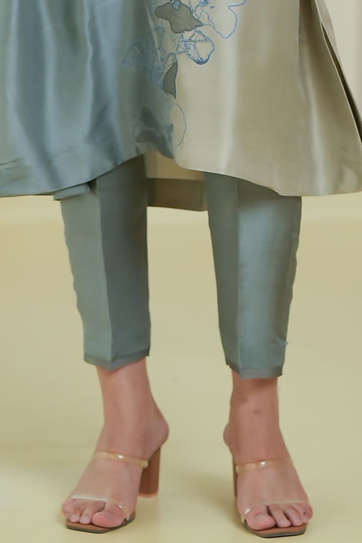 Grey Dupion Silk Kurta Set by Avni Bhuva at Pernia's Pop Up Shop