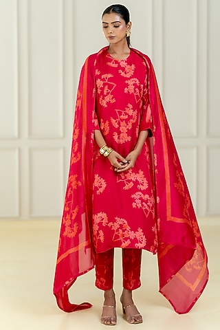 Red Dupion Silk Kurta Set by Avni Bhuva