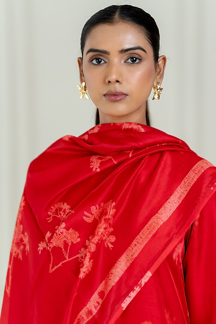Red Dupion Silk Kurta Set by Avni Bhuva at Pernia's Pop Up Shop