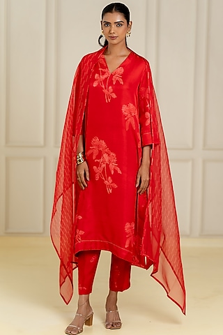 Red Dupion Silk Kurta Set by Avni Bhuva