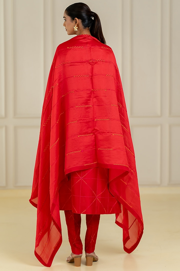 Red Dupion Silk Kurta Set by Avni Bhuva at Pernia's Pop Up Shop