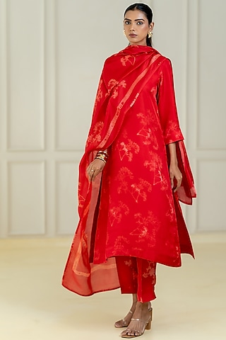 Red Dupion Silk Kurta Set by Avni Bhuva