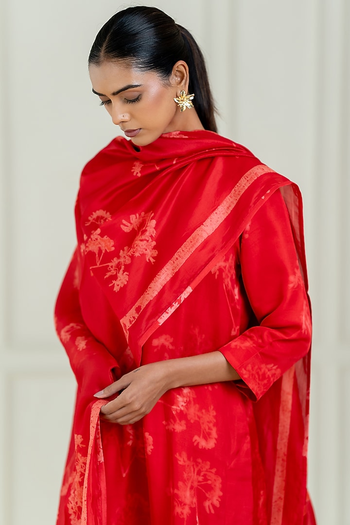 Red Dupion Silk Kurta Set by Avni Bhuva at Pernia's Pop Up Shop