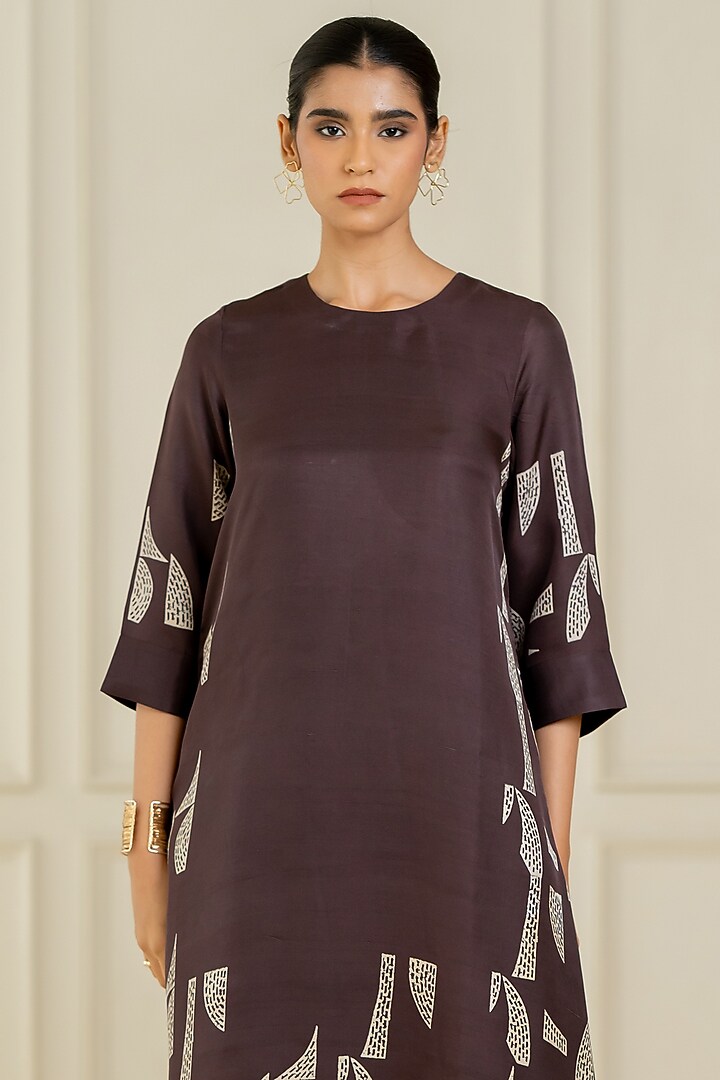 Black Dupion Silk Kurta Set by Avni Bhuva at Pernia's Pop Up Shop