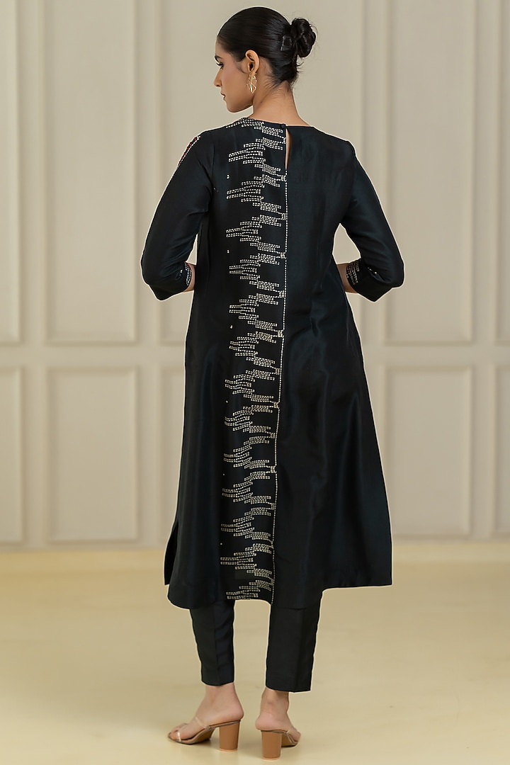 Black Dupion Silk Kurta Set by Avni Bhuva at Pernia's Pop Up Shop