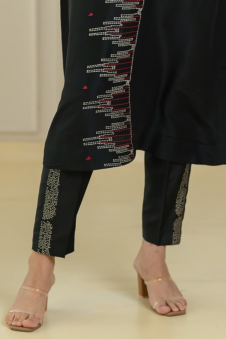 Black Dupion Silk Kurta Set by Avni Bhuva at Pernia's Pop Up Shop