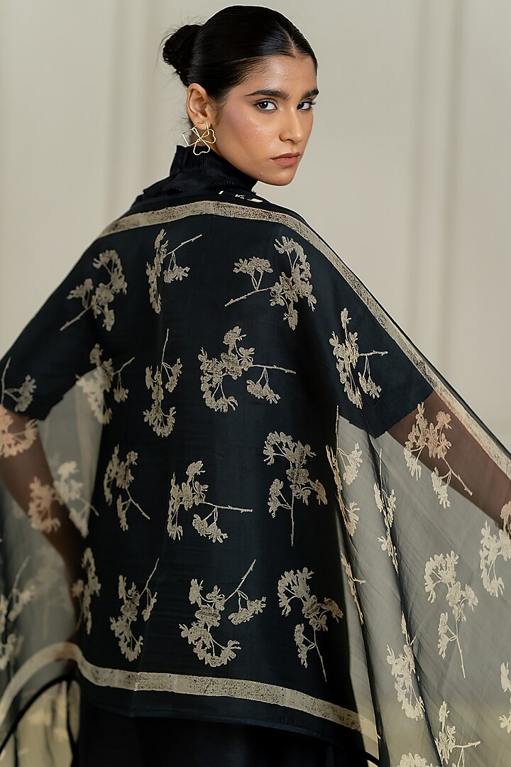 Black Dupion Silk Kurta Set by Avni Bhuva at Pernia's Pop Up Shop