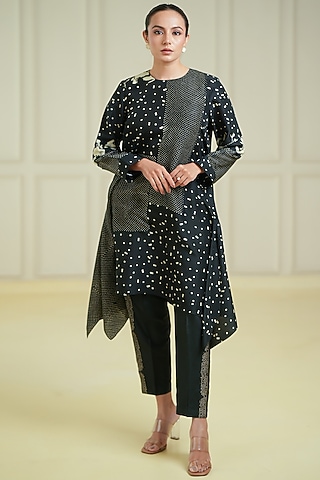 Black Dupion Silk Kurta Set by Avni Bhuva