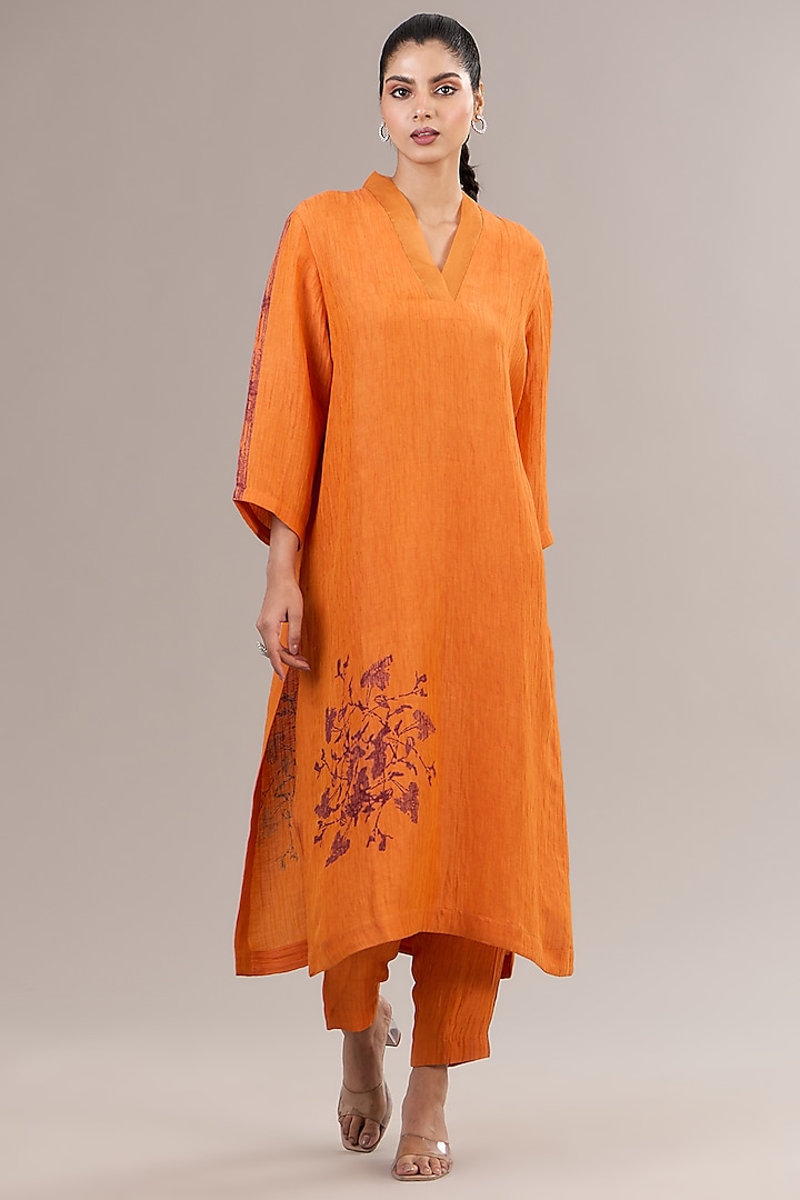 Orange Crepe Linen Printed Kurta Set by Avni Bhuva at Pernia's Pop Up Shop