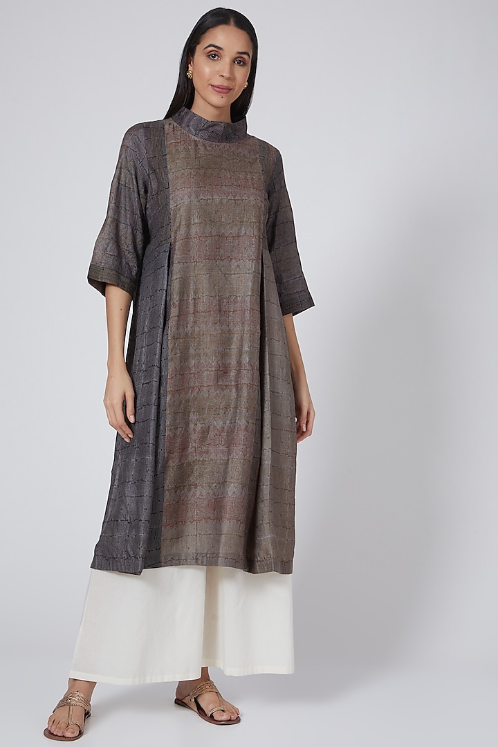 Brown Kurta With Print by Avni Bhuva