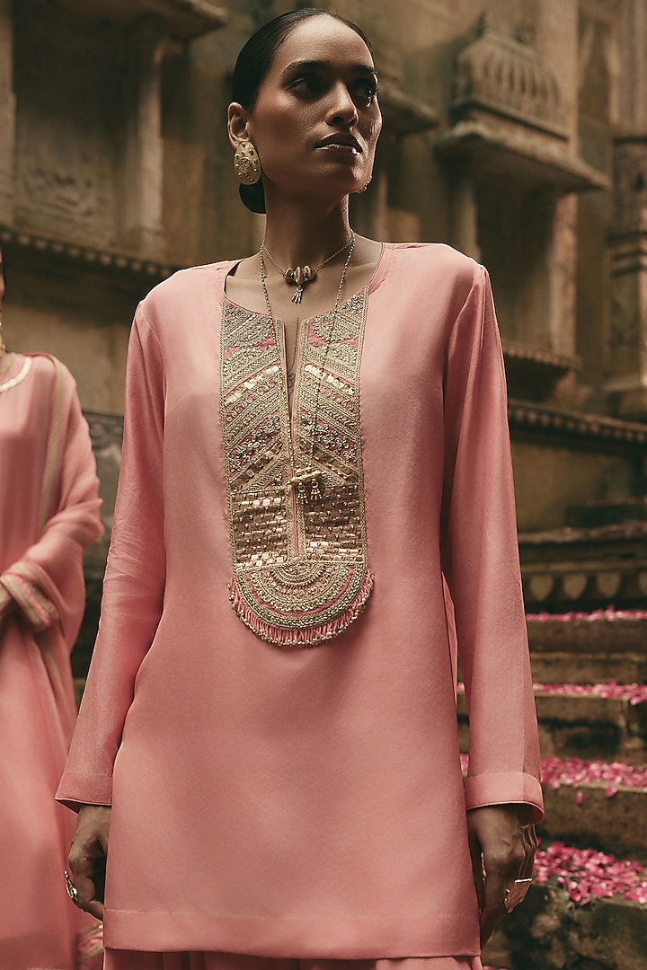 Pink Silk Hand Embroidered Short Kurta Set by Avacara at Pernia's Pop Up Shop