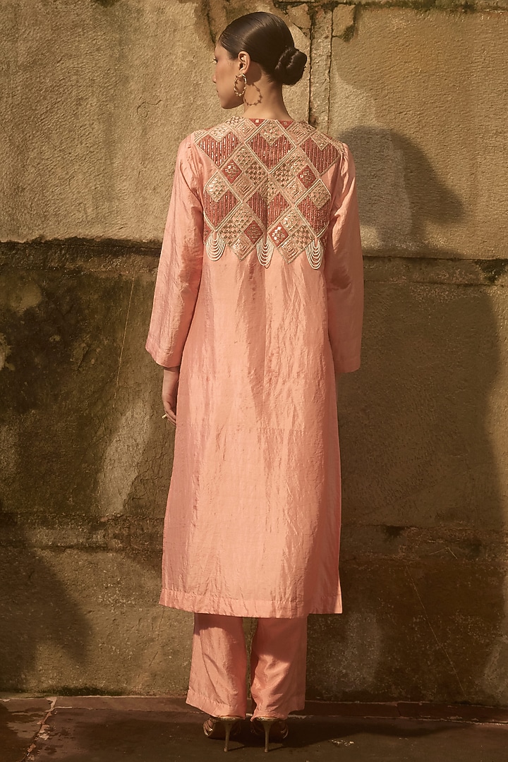 Pink Silk Patchwork Kurta Set by Avacara at Pernia's Pop Up Shop