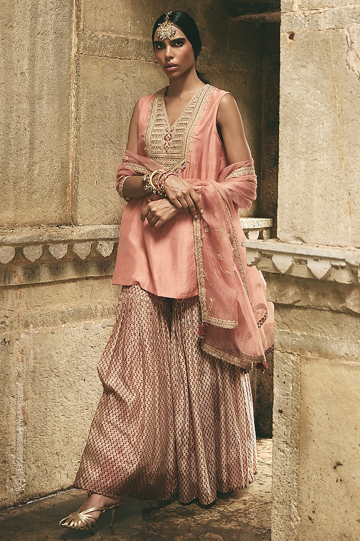 Pink Silk Short Kurta Set by Avacara at Pernia's Pop Up Shop