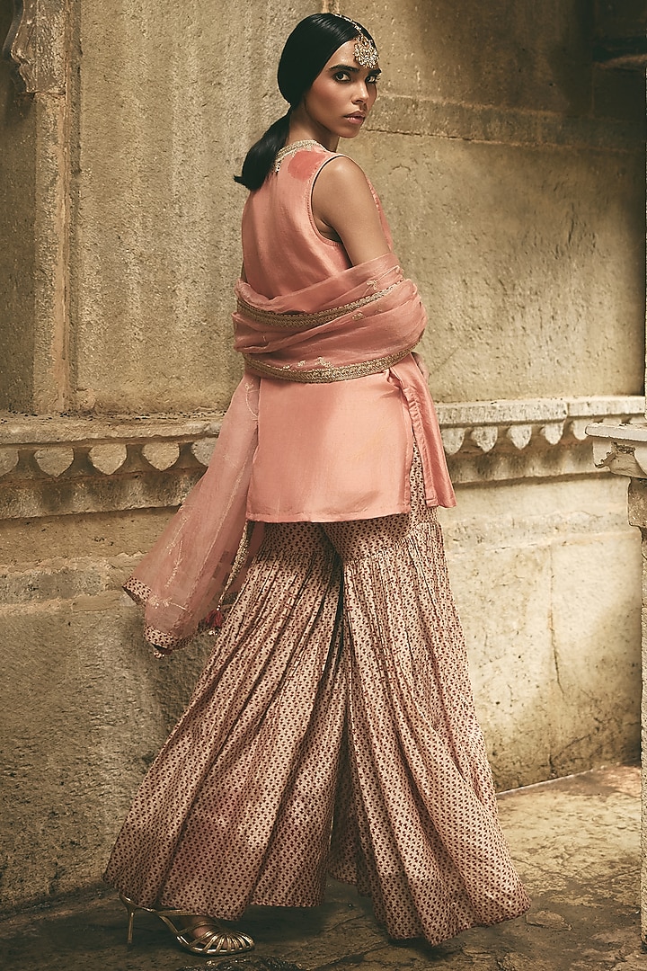 Pink Silk Short Kurta Set by Avacara at Pernia's Pop Up Shop