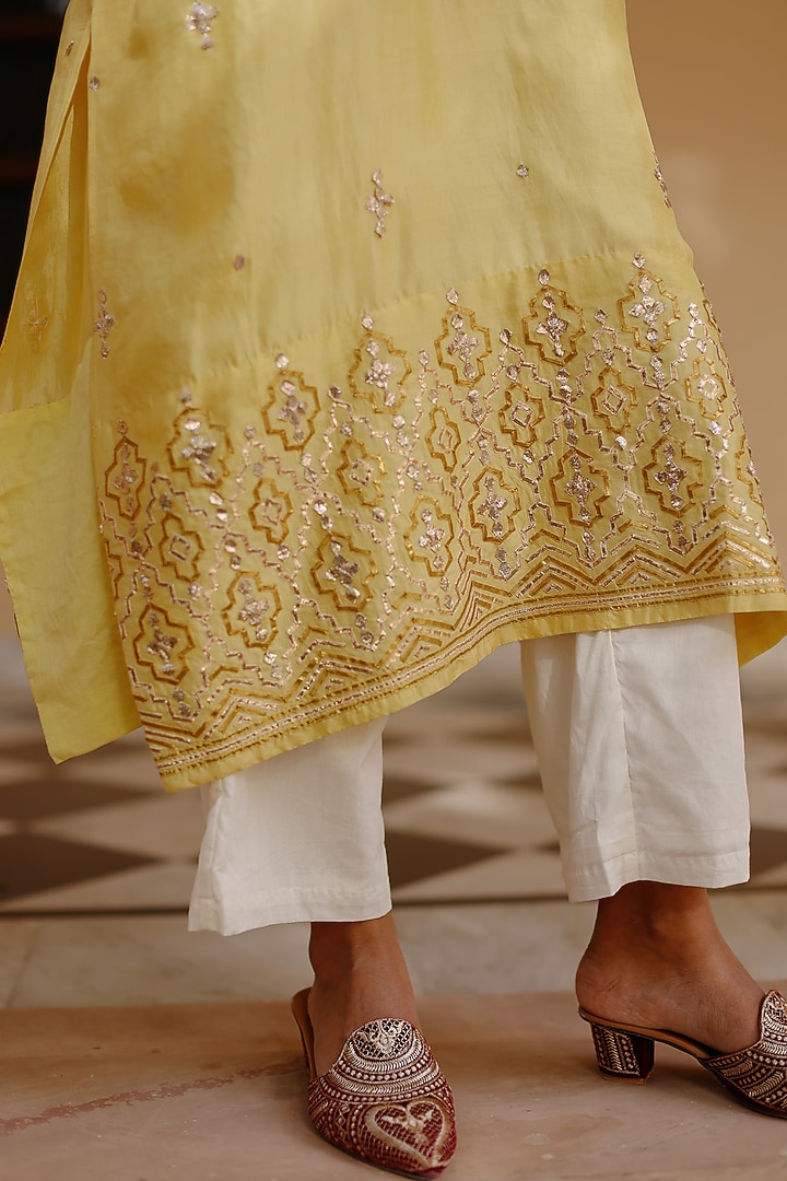 Yellow Pure Mulberry Silk Embroidered Kaftan Set by Avacara at Pernia's Pop Up Shop