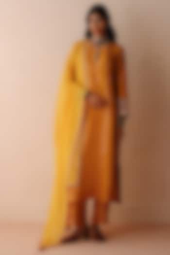 Yellow Chanderi Marodi Embroidered Kurta Set by Avacara at Pernia's Pop Up Shop