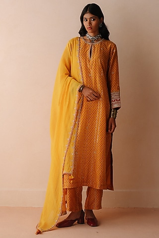 Yellow Chanderi Marodi Embroidered Kurta Set by Avacara