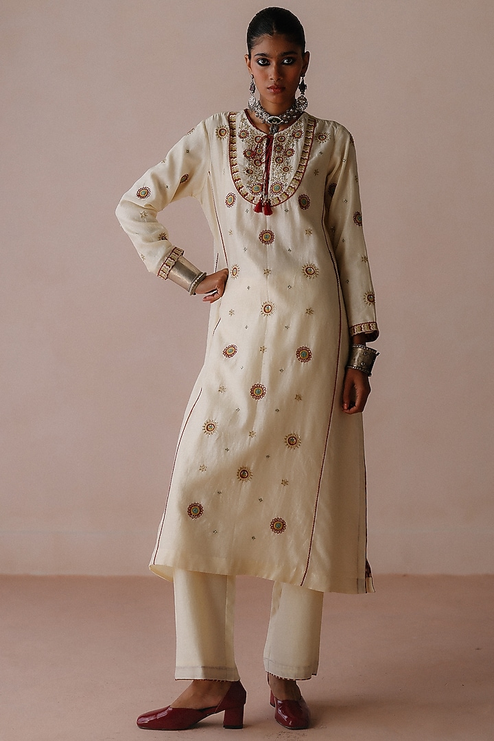 Ivory Chanderi Hand Embroidered Kurta Set by Avacara at Pernia's Pop Up Shop