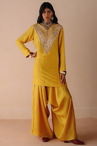 Yellow Silk Dori Embroidered Kurta Set by Avacara