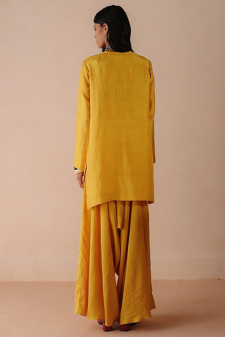 Yellow Silk Dori Embroidered Kurta Set by Avacara at Pernia's Pop Up Shop