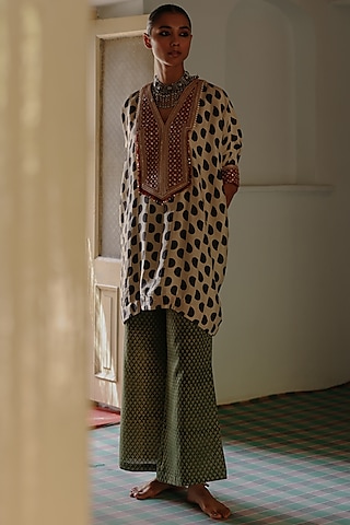 Cream Silk Printed & Resham Embroidered kaftan Set by Avacara