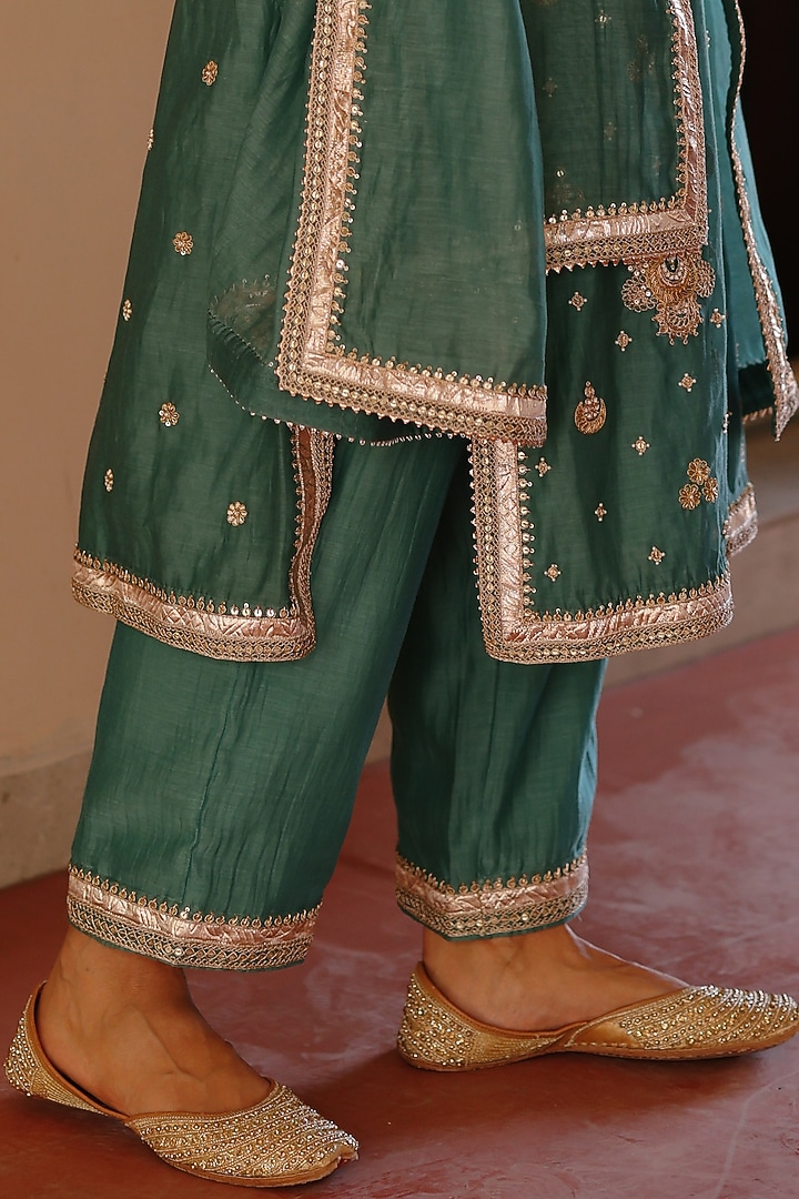 Turquoise Chanderi Marodi Hand Embroidered Kurta Set by Avacara at Pernia's Pop Up Shop