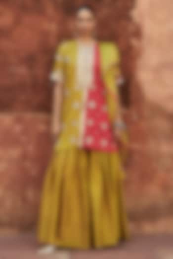 Yellow Satin Silk Zardosi Embroidered Kurta Set by Avacara at Pernia's Pop Up Shop