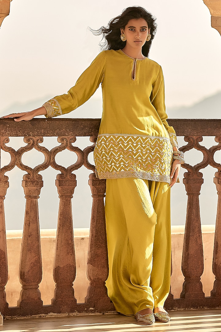 Yellow Handloom Chanderi Dori Embroidered Short Kurta Set by Avacara at Pernia's Pop Up Shop