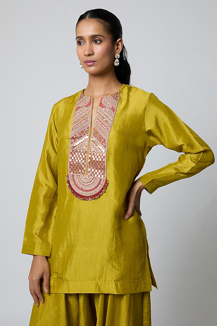 Green Silk Gota Embroidered Short Kurta Set by Avacara at Pernia's Pop Up Shop