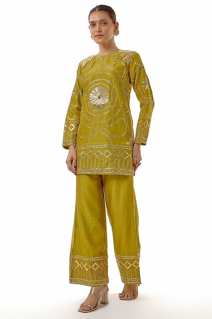 Green Chanderi Embroidered Kurta Set by Avacara at Pernia's Pop Up Shop