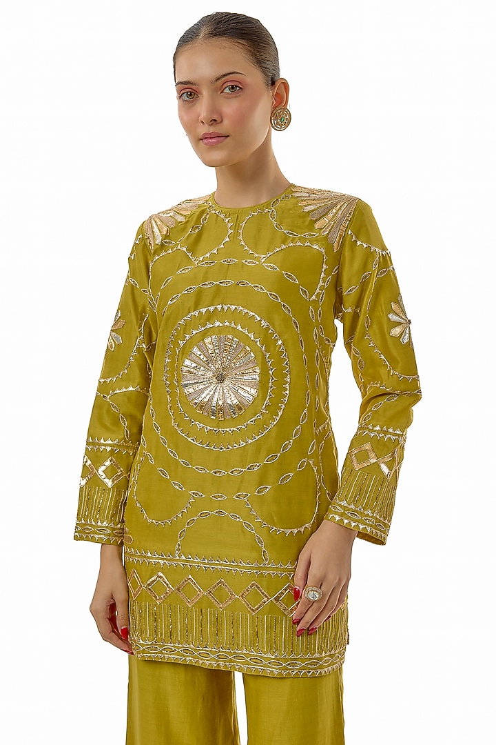 Green Handloom Chanderi Gota Embroidered Short Kurta Set by Avacara at Pernia's Pop Up Shop