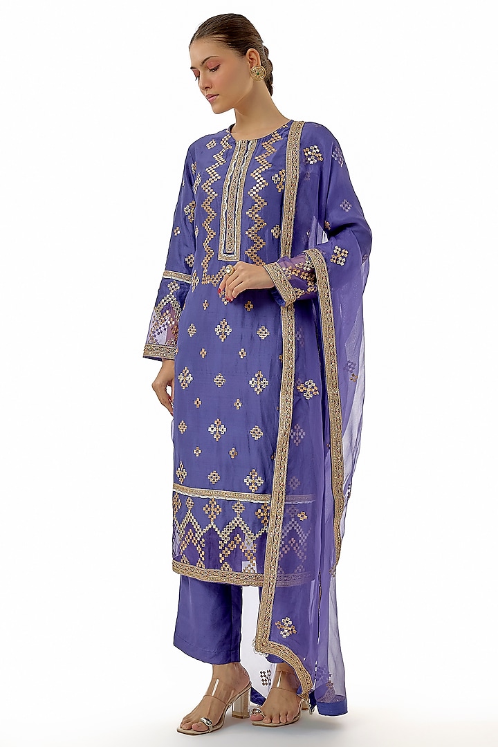 Navy Blue Silk Embroidered Kurta Set by Avacara at Pernia's Pop Up Shop