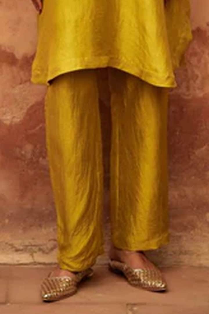 Yellow Mulberry Silk Metal Sequins Embroidered Kaftan Kurta Set by Avacara at Pernia's Pop Up Shop