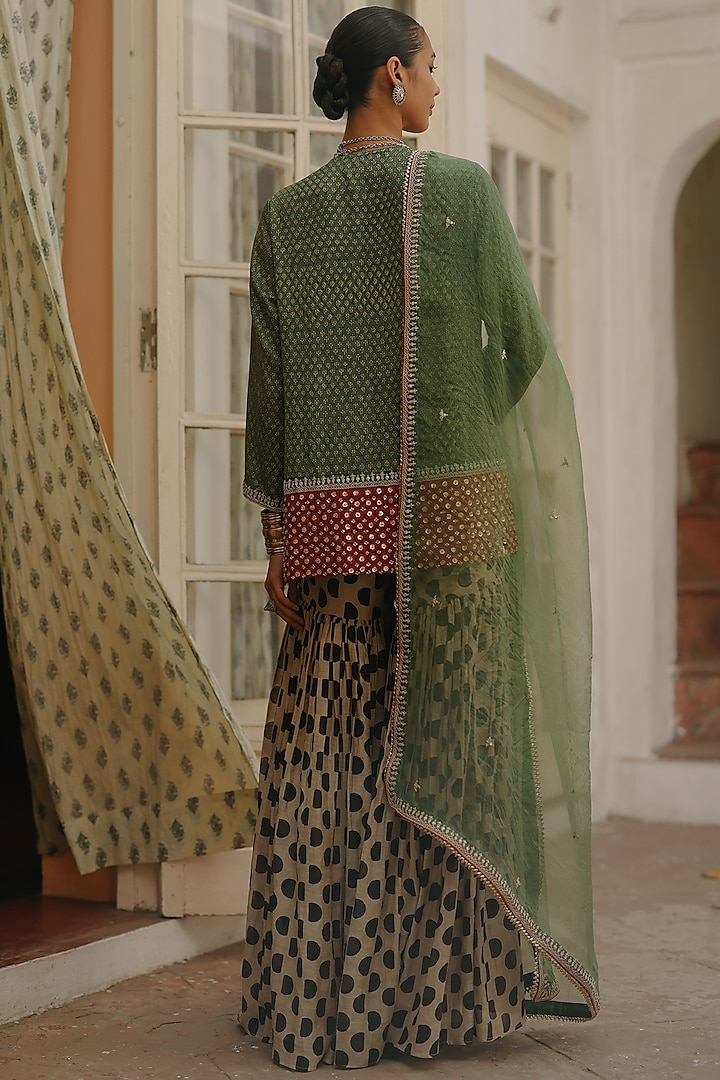 Green Cotton Satin Silk Printed & Gota Embroidered Short Kurta Set by Avacara at Pernia's Pop Up Shop
