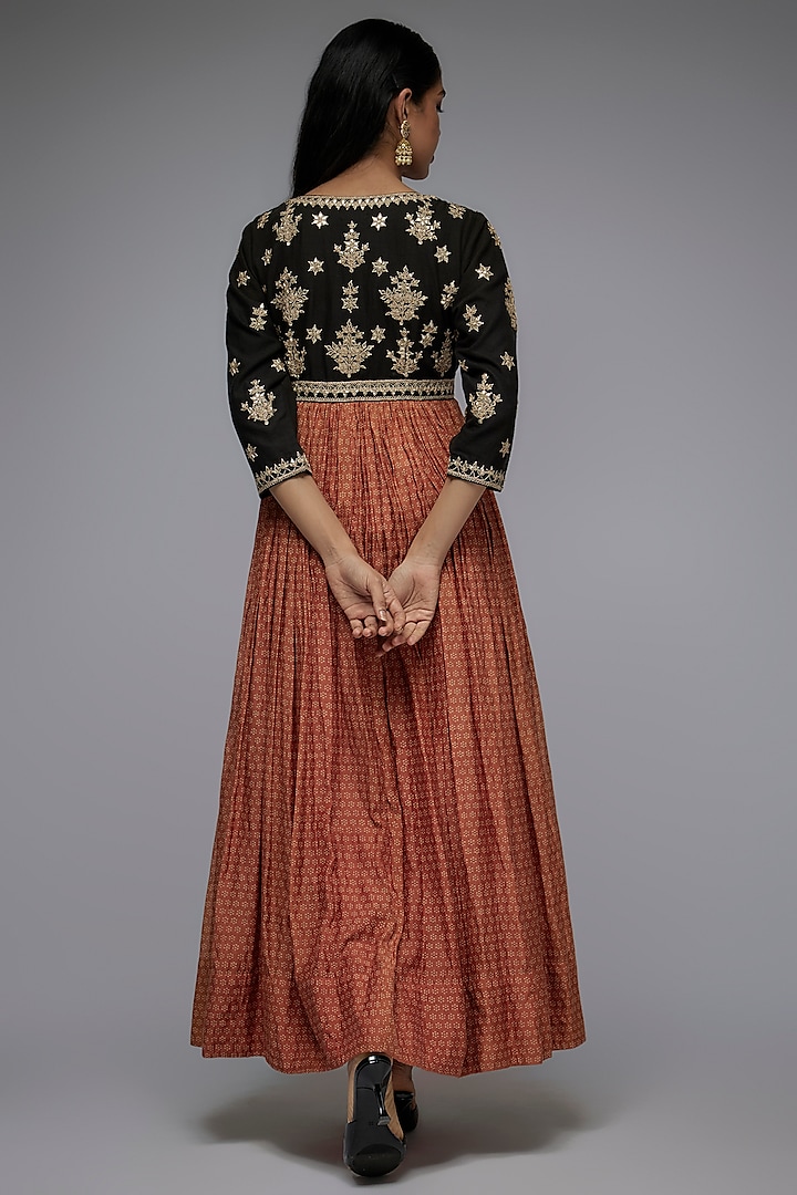Black Matka Silk Kurta Set by Avacara at Pernia's Pop Up Shop