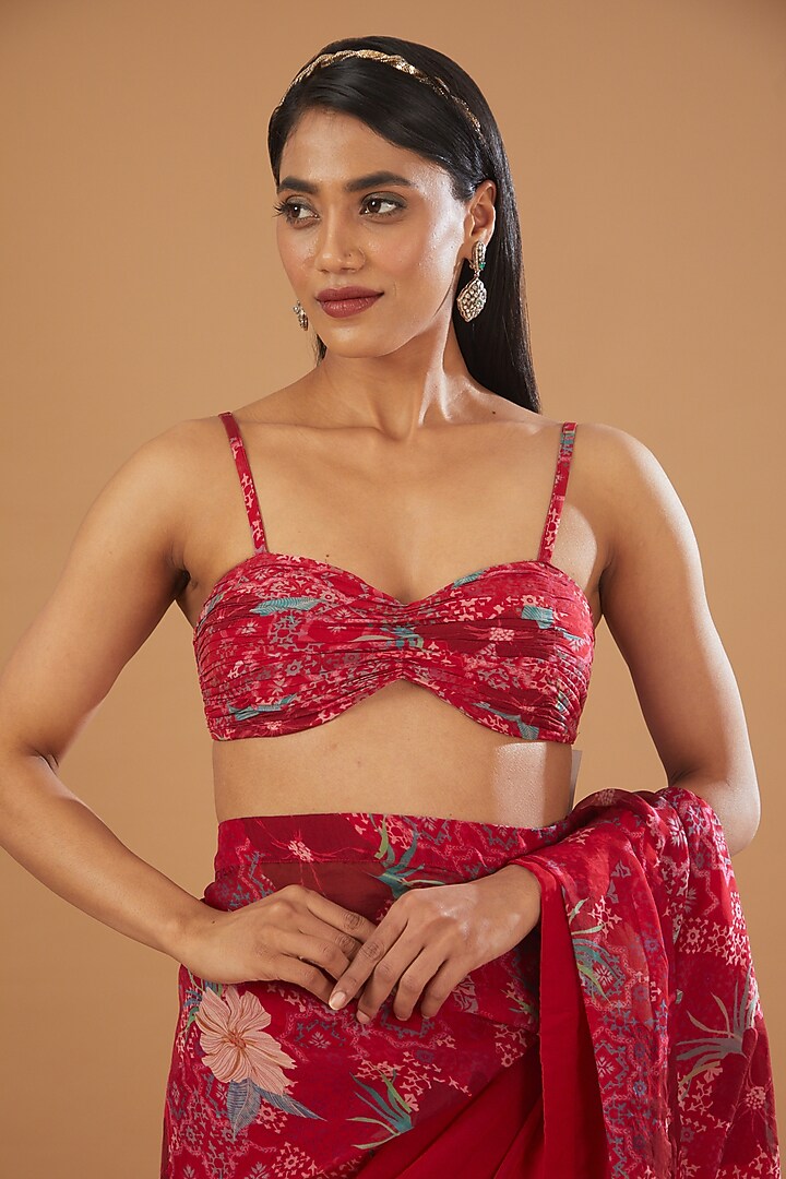 Fuschia Crepe Printed & Embroidered Party Wear Saree Set by AWIGNA BY VARSHA & RITTU at Pernia's Pop Up Shop