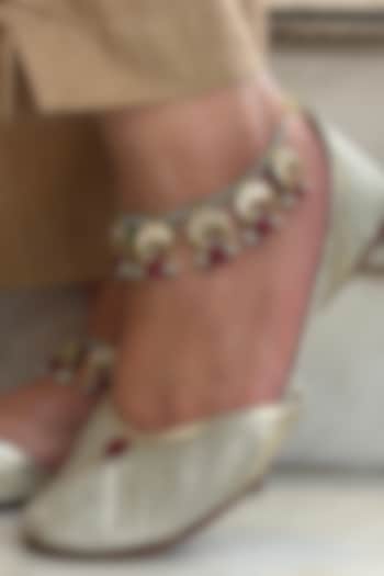 Gold Finish Red Kundan Polki Anklets (Set Of 2) by AVSA Jewels at Pernia's Pop Up Shop