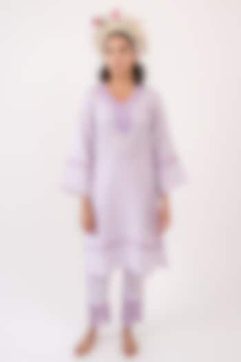 Lavender Linen Kurta Set by Avaasya Jaipur at Pernia's Pop Up Shop