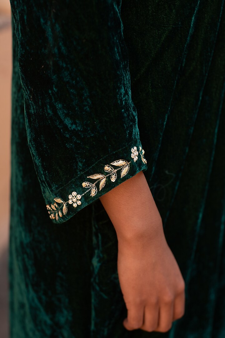 Deep Green Silk Velvet Embroidered Kaftan by Avaasya Jaipur at Pernia's Pop Up Shop