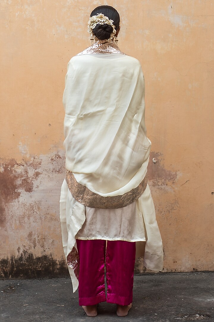 Powder White Gajji Silk Kurta Set by Avaasya Jaipur at Pernia's Pop Up Shop
