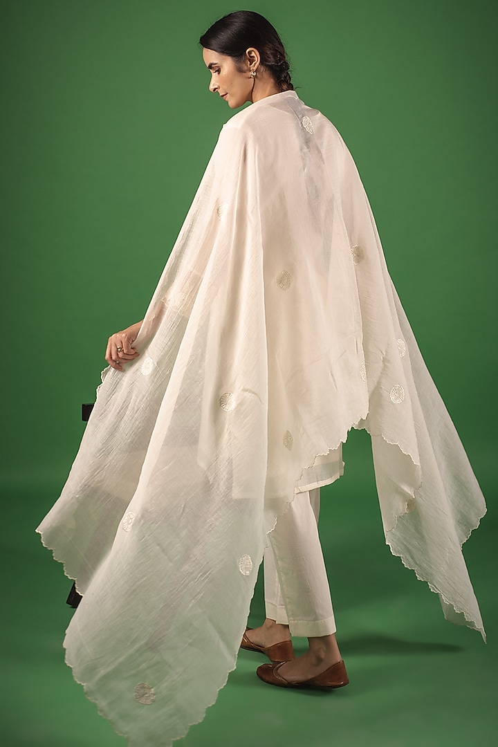 Ivory Handloom Chanderi Resham Embroidered Straight Kurta Set by Avaasya Jaipur at Pernia's Pop Up Shop