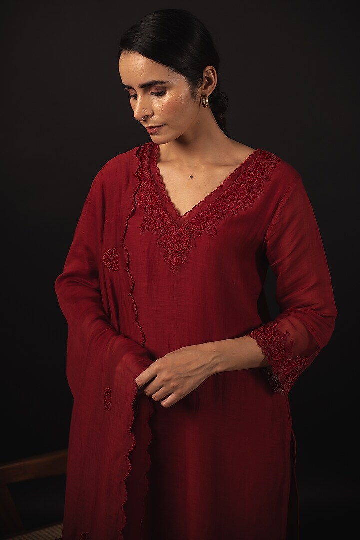 Crimson Red Handloom Chanderi Resham Embroidered Straight Kurta Set by Avaasya Jaipur at Pernia's Pop Up Shop