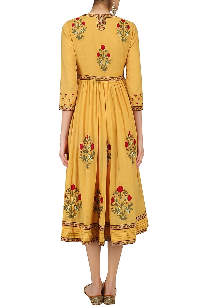 Mustard embroidered samode tunic available only at Pernia's Pop Up Shop.