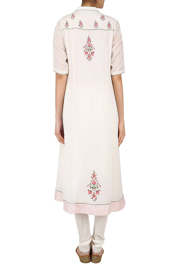 Ivory floral zari embroidered kurta available only at Pernia's Pop Up Shop.