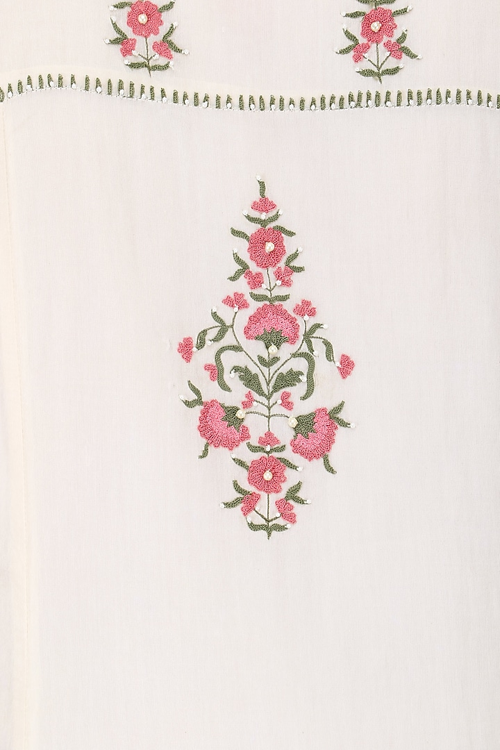 Ivory floral zari embroidered kurta available only at Pernia's Pop Up Shop.