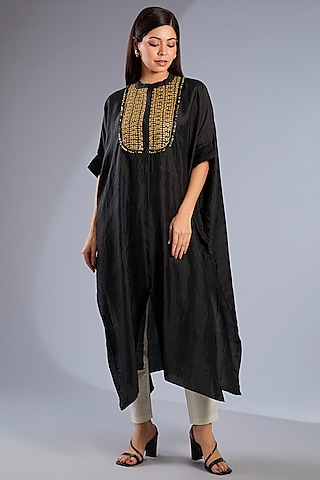 Black Pure Mulberry Silk Hand Work Kaftan Set by Avacara