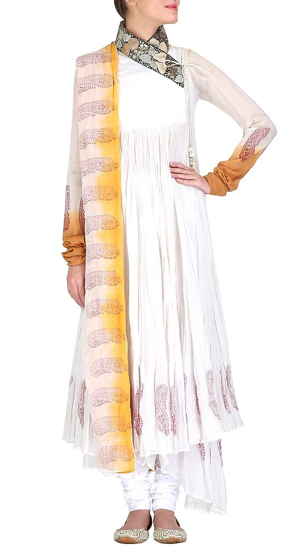 White angrakha kurta set with high collar and printing on the hem line and dupatta available only at Pernia's Pop Up Shop.
